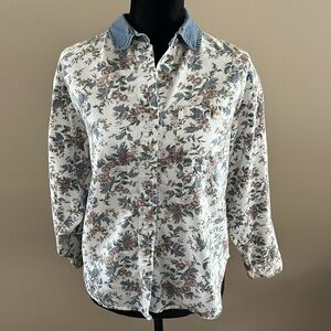 Solutions Women’s Flower Button Down